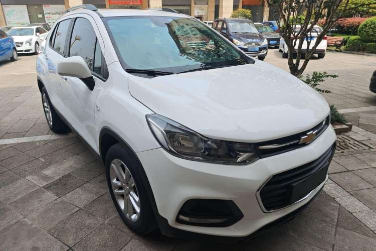 Used Chevrolet Trax 2017 1.4T Automatic Two-Wheel Drive Comfort Version Front Right 45 Deg