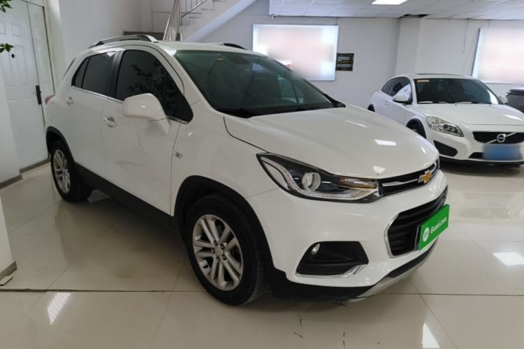 Used Chevrolet Trax 2017 1.4T Automatic Two-Wheel Drive Luxury Version Front Right 45 Deg