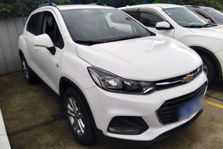Used Chevrolet Trax 2017 1.4T Manual Two-Wheel Drive Comfort Model Front Right 45 Deg