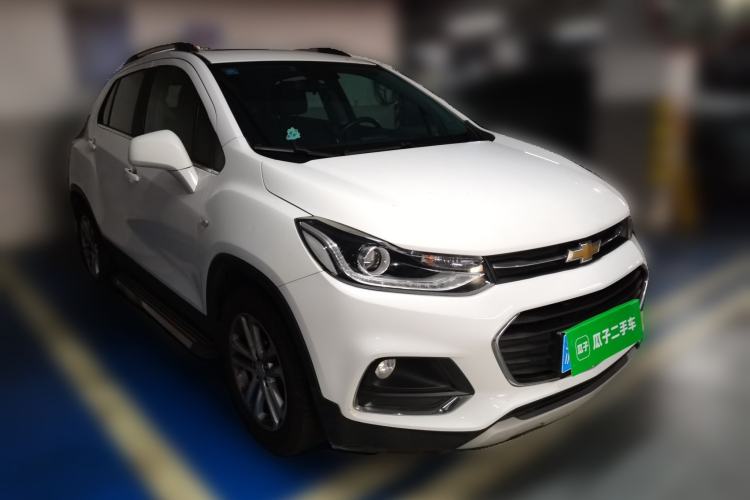 Used Chevrolet Trax 2017 1.4T Automatic Two-Wheel Drive Luxury Version Front Right 45 Deg