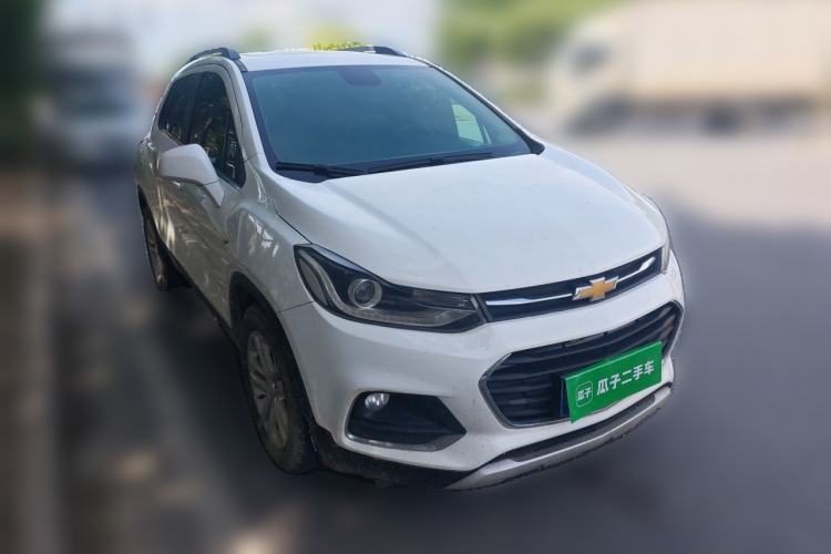 Used Chevrolet Trax 2017 1.4T Automatic Two-Wheel Drive Luxury Version Front Right 45 Deg