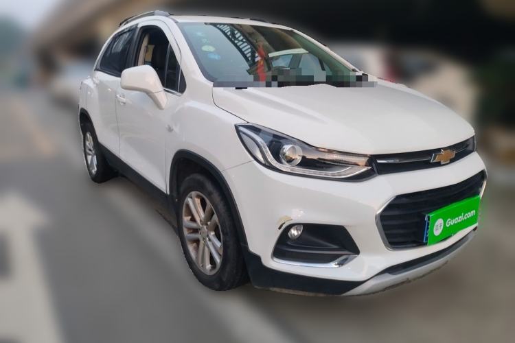 Used Chevrolet Trax 2017 1.4T Automatic Two-Wheel Drive Luxury Version Front Right 45 Deg