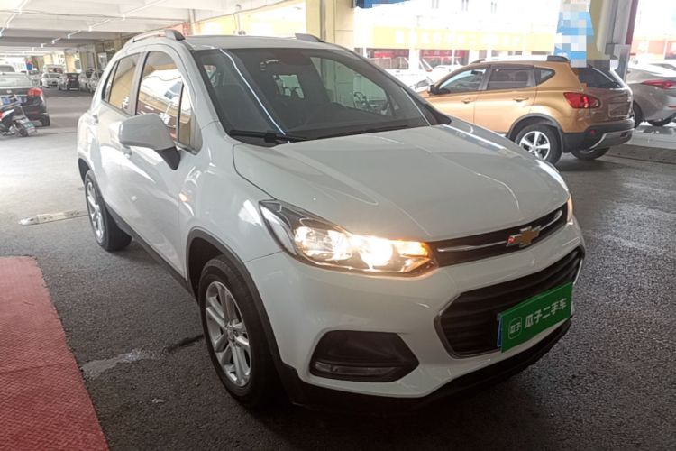 Used Chevrolet Trax 2017 1.4T Automatic Two-Wheel Drive Comfort Version Front Right 45 Deg