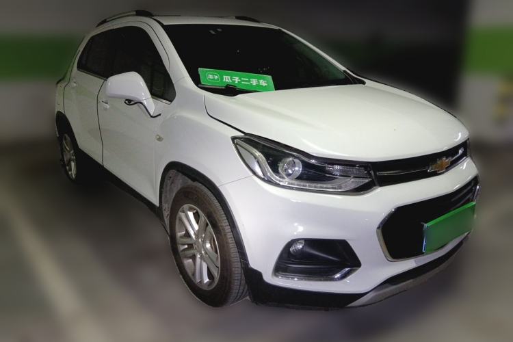 Used Chevrolet Trax 2017 1.4T Automatic Two-Wheel Drive Luxury Version Front Right 45 Deg