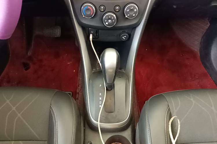 Used Chevrolet Trax 2017 1.4T Automatic Two-Wheel Drive Luxury Version Gear Lever