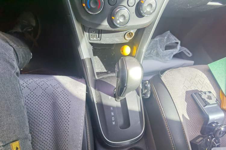 Used Chevrolet Trax 2017 1.4T Automatic Two-Wheel Drive Luxury Version Gear Lever
