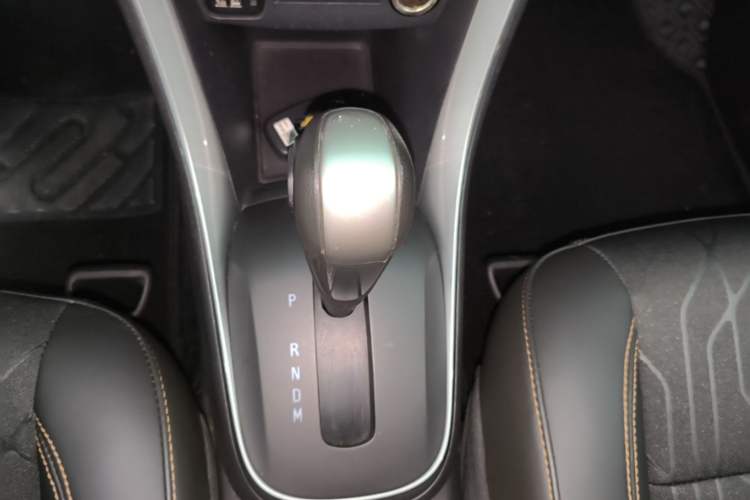 Used Chevrolet Trax 2017 1.4T Automatic Two-Wheel Drive Luxury Version Gear Lever
