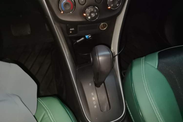 Used Chevrolet Trax 2017 1.4T Automatic Two-Wheel Drive Comfort Version Gear Lever