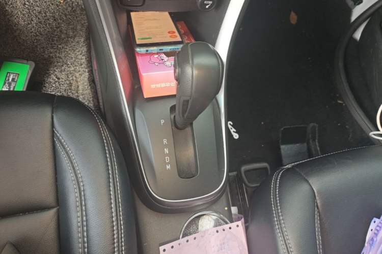 Used Chevrolet Trax 2017 1.4T Automatic Two-Wheel Drive Comfort Version Gear Lever