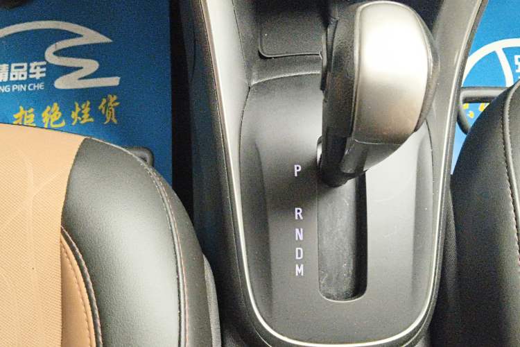Used Chevrolet Trax 2017 1.4T Automatic Two-Wheel Drive Luxury Version Gear Lever