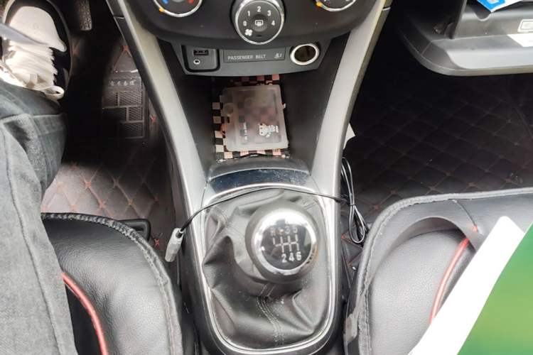 Used Chevrolet Trax 2017 1.4T Manual Two-Wheel Drive Comfort Model Gear Lever