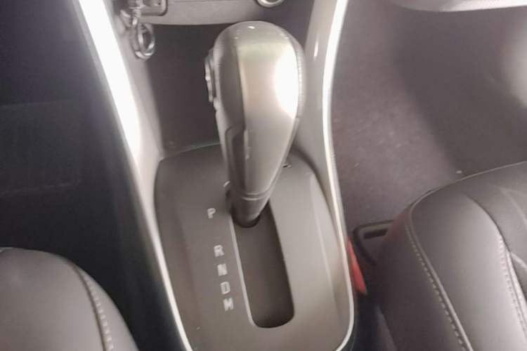 Used Chevrolet Trax 2017 1.4T Automatic Two-Wheel Drive Luxury Version Gear Lever
