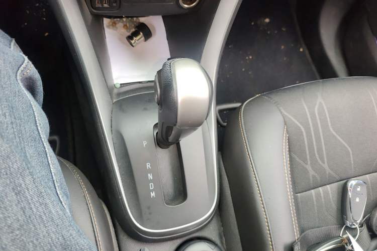 Used Chevrolet Trax 2017 1.4T Automatic Two-Wheel Drive Luxury Version Gear Lever