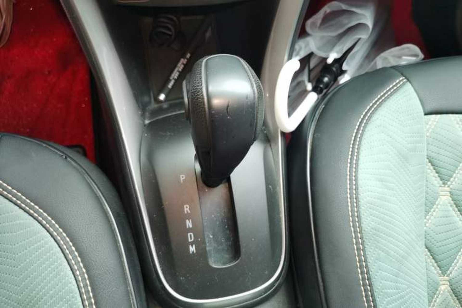 Used Chevrolet Trax 2017 1.4T Automatic Two-Wheel Drive Comfort Version Gear Lever