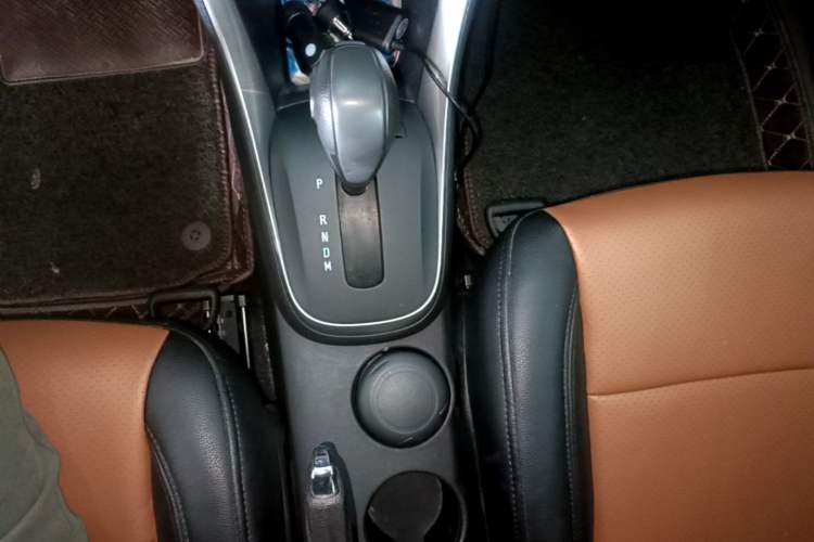 Used Chevrolet Trax 2017 1.4T Automatic Two-Wheel Drive Comfort Version Gear Lever