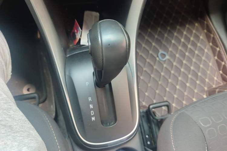 Used Chevrolet Trax 2017 1.4T Automatic Two-Wheel Drive Comfort Version Gear Lever