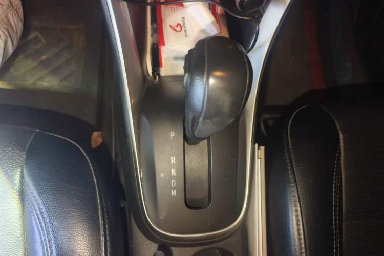 Used Chevrolet Trax 2017 1.4T Automatic Two-Wheel Drive Comfort Version Gear Lever