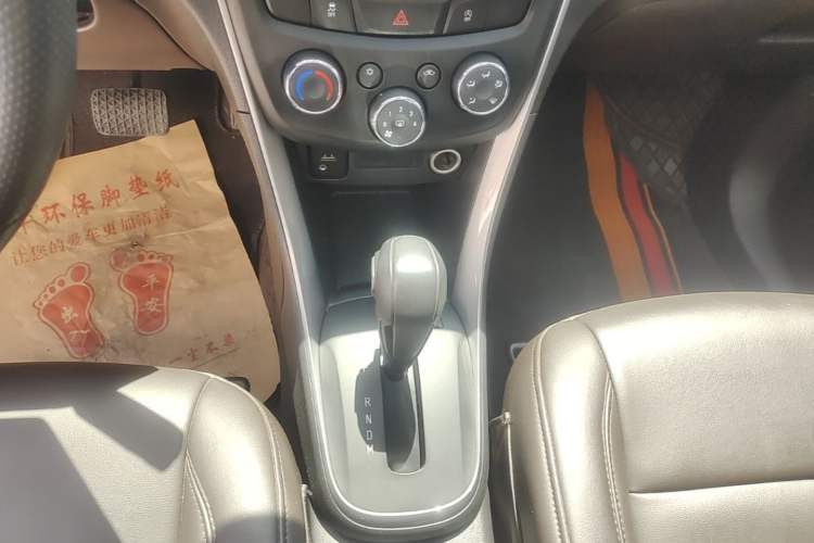 Used Chevrolet Trax 2017 1.4T Automatic Two-Wheel Drive Comfort Version Gear Lever