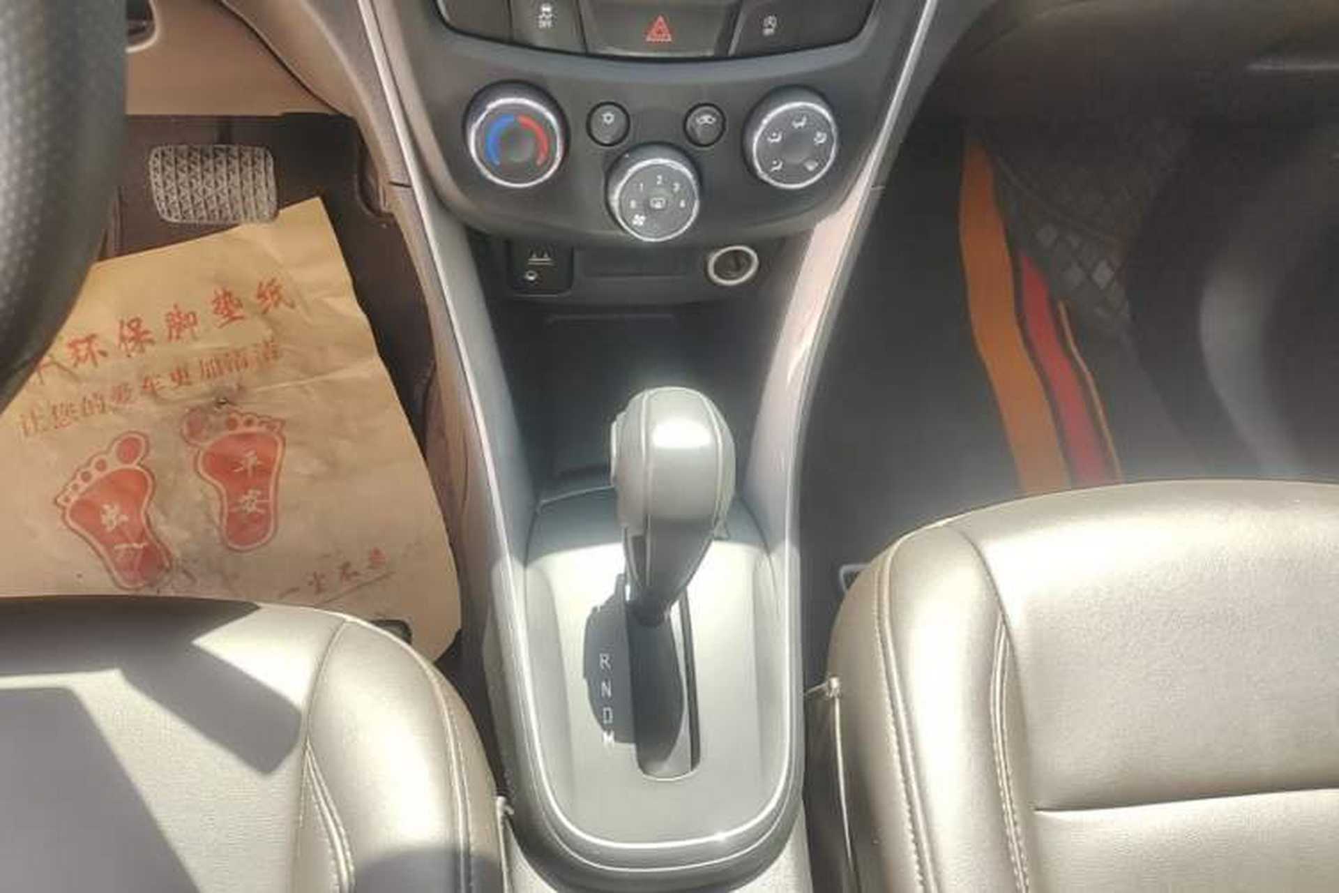 Used Chevrolet Trax 2017 1.4T Automatic Two-Wheel Drive Comfort Version Gear Lever