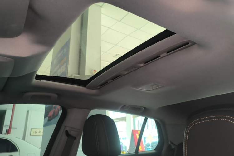Used Chevrolet Trax 2017 1.4T Automatic Two-Wheel Drive Luxury Version Headliner