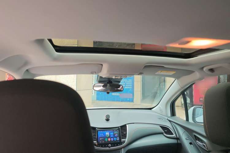 Used Chevrolet Trax 2017 1.4T Automatic Two-Wheel Drive Comfort Version Headliner