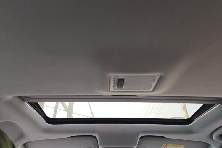 Used Chevrolet Trax 2017 1.4T Automatic Two-Wheel Drive Comfort Version Headliner