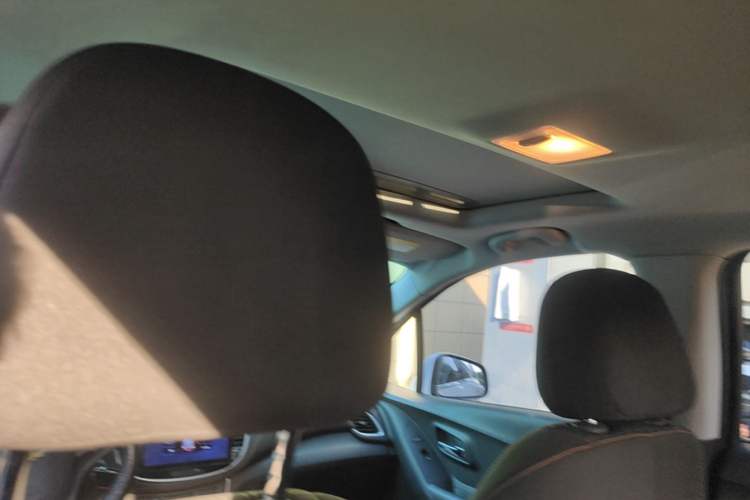 Used Chevrolet Trax 2017 1.4T Automatic Two-Wheel Drive Comfort Version Headliner