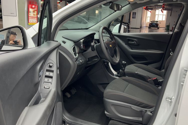 Used Chevrolet Trax 2017 1.4T Manual Two-Wheel Drive Comfort Model Interior 1