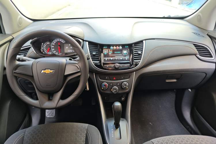 Used Chevrolet Trax 2017 1.4T Automatic Two-Wheel Drive Luxury Version Interior 1