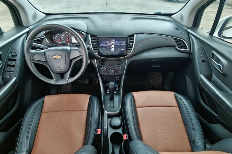 Used Chevrolet Trax 2017 1.4T Automatic Two-Wheel Drive Comfort Version Interior 1