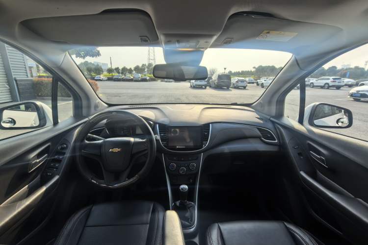 Used Chevrolet Trax 2017 1.4T Manual Two-Wheel Drive Comfort Model Interior 2