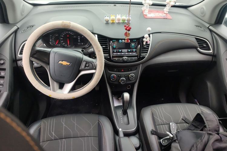 Used Chevrolet Trax 2017 1.4T Automatic Two-Wheel Drive Luxury Version Interior 2