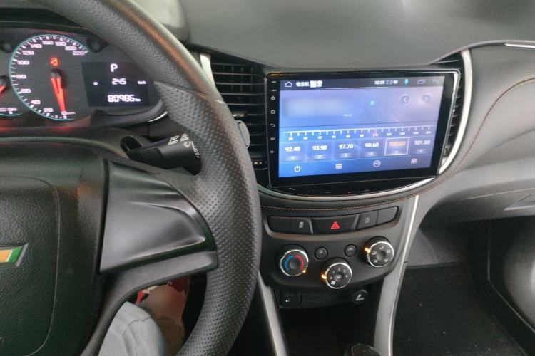 Used Chevrolet Trax 2017 1.4T Automatic Two-Wheel Drive Comfort Version Interior 2