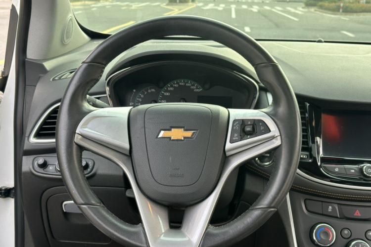 Used Chevrolet Trax 2017 1.4T Automatic Two-Wheel Drive Luxury Version Interior 2