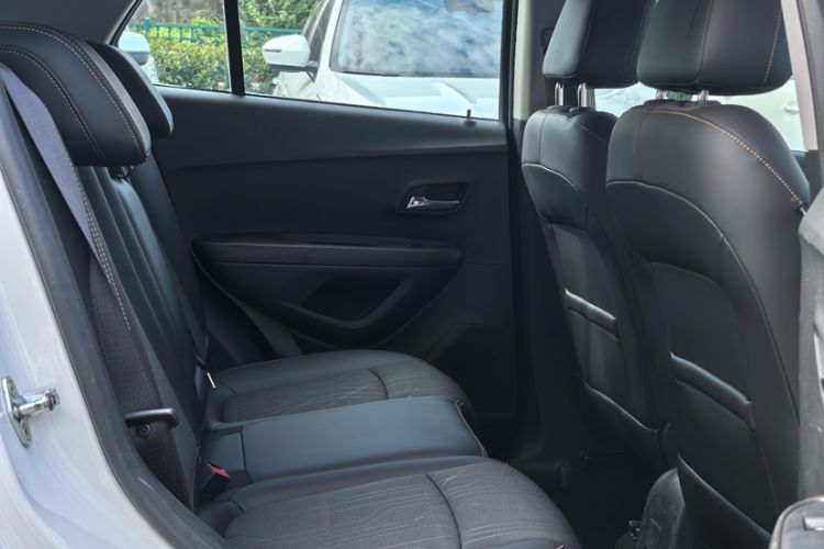 Used Chevrolet Trax 2017 1.4T Automatic Two-Wheel Drive Luxury Version Interior 3