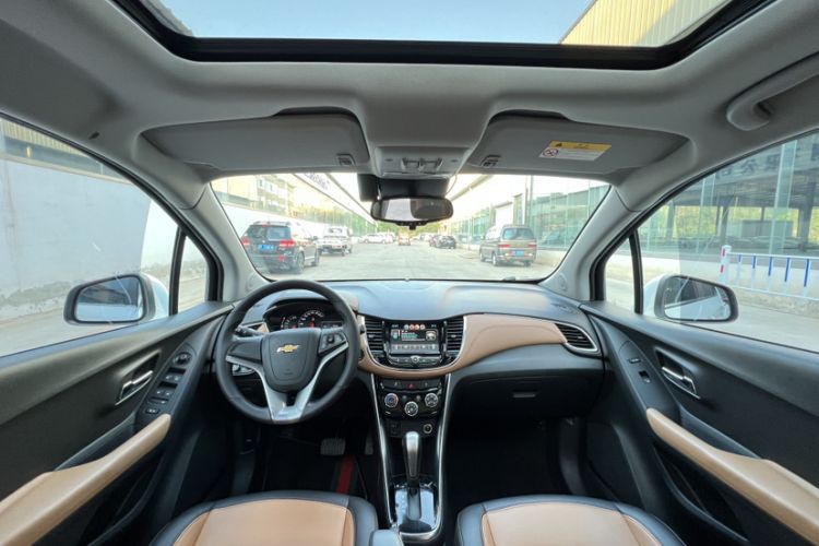 Used Chevrolet Trax 2017 1.4T Automatic All-Wheel-Drive Flagship Model Interior 3