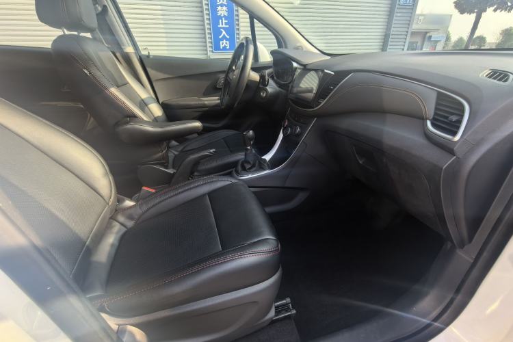 Used Chevrolet Trax 2017 1.4T Manual Two-Wheel Drive Comfort Model Interior 3