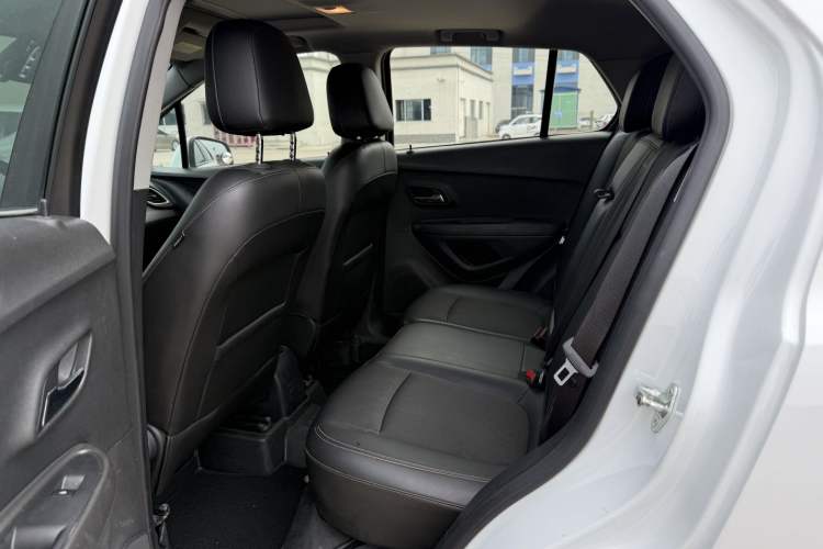Used Chevrolet Trax 2017 1.4T Automatic Two-Wheel Drive Luxury Version Interior 3