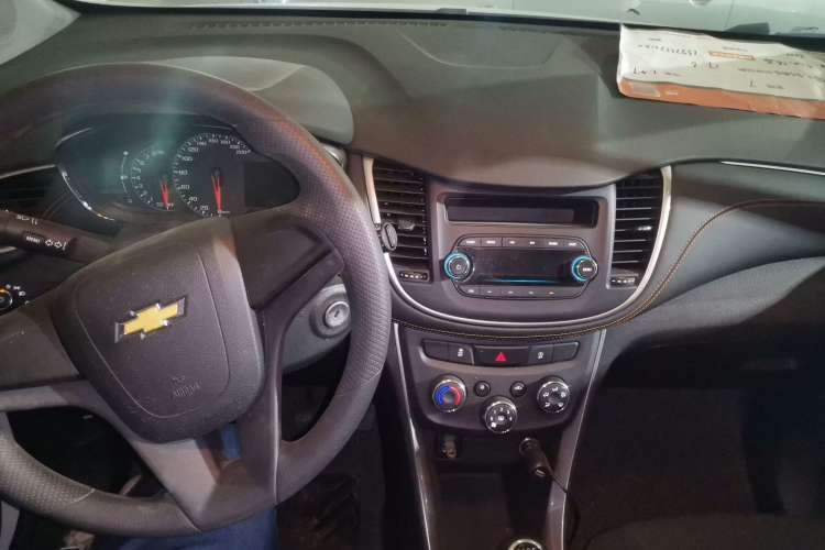 Used Chevrolet Trax 2017 1.4T Manual Two-Wheel Drive Comfort Model Interior 3