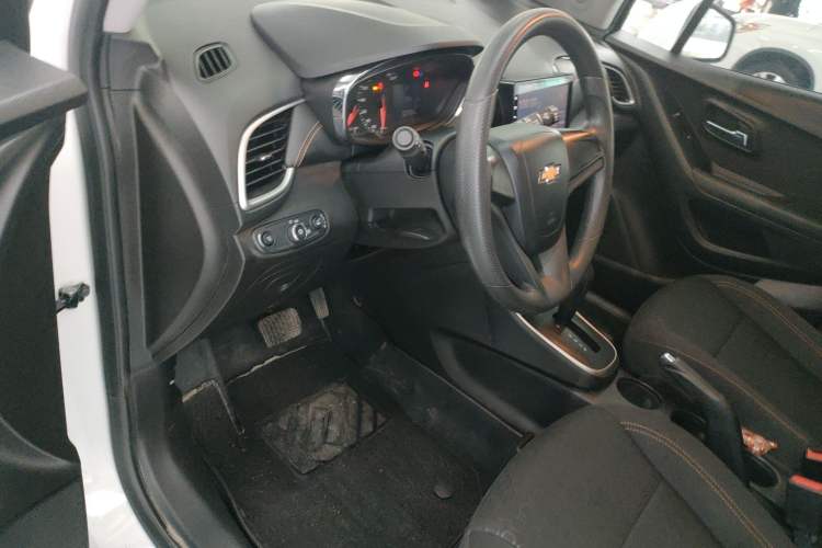 Used Chevrolet Trax 2017 1.4T Automatic Two-Wheel Drive Comfort Version Interior 3