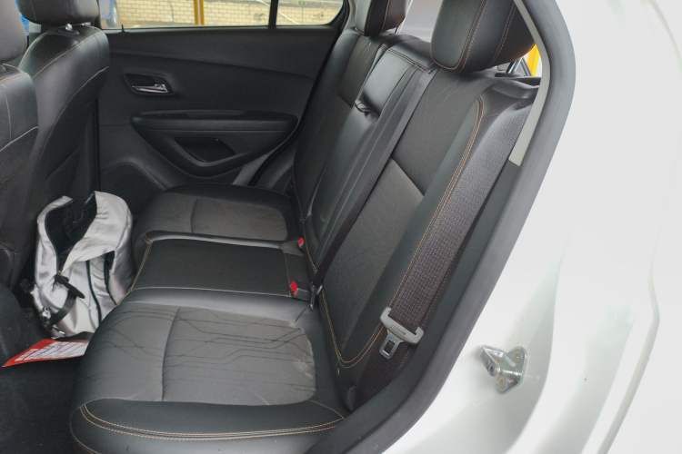 Used Chevrolet Trax 2017 1.4T Automatic Two-Wheel Drive Luxury Version Interior 4
