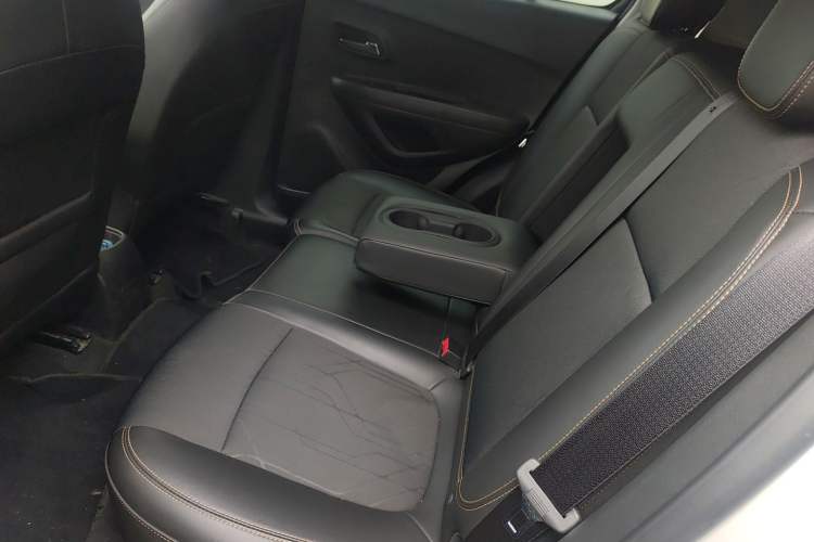 Used Chevrolet Trax 2017 1.4T Automatic Two-Wheel Drive Luxury Version Interior 4