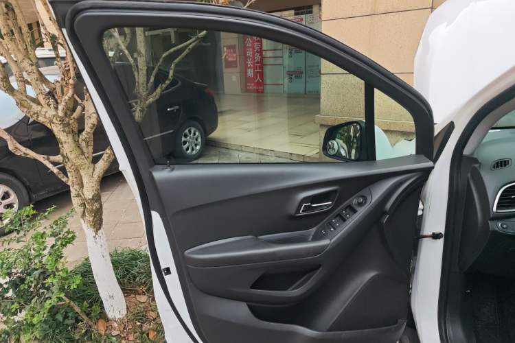 Used Chevrolet Trax 2017 1.4T Automatic Two-Wheel Drive Comfort Version Left Front Door Interior