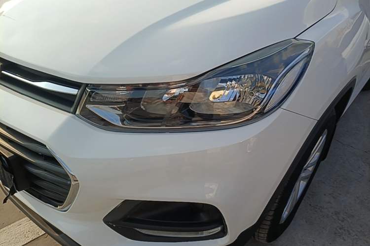 Used Chevrolet Trax 2017 1.4T Automatic Two-Wheel Drive Comfort Version Left Front Headlight