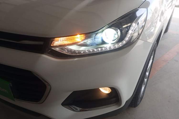 Used Chevrolet Trax 2017 1.4T Automatic All-Wheel-Drive Flagship Model Left Front Headlight