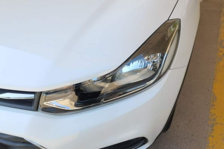 Used Chevrolet Trax 2017 1.4T Automatic Two-Wheel Drive Comfort Version Left Front Headlight