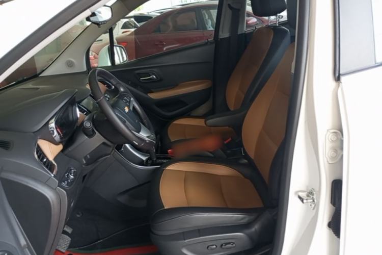 Used Chevrolet Trax 2017 1.4T Automatic All-Wheel-Drive Flagship Model Left Front Seat