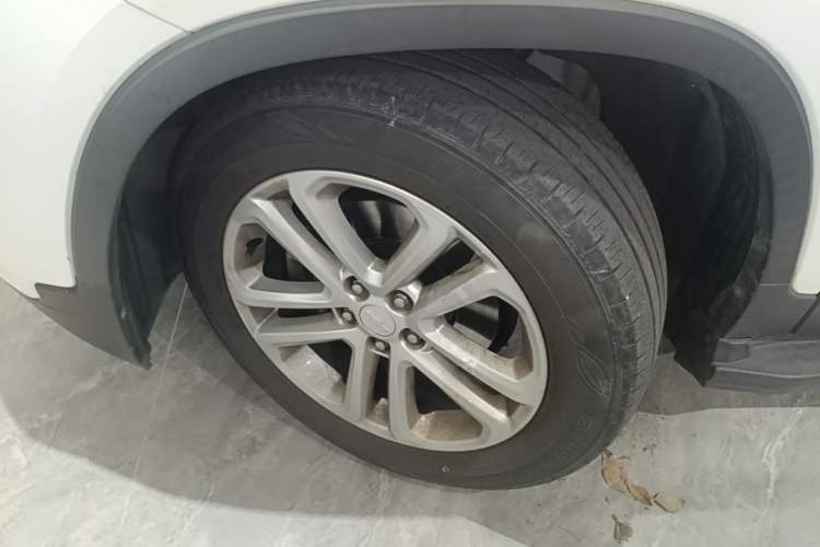 Used Chevrolet Trax 2017 1.4T Manual Two-Wheel Drive Comfort Model Left Front Wheel Hub