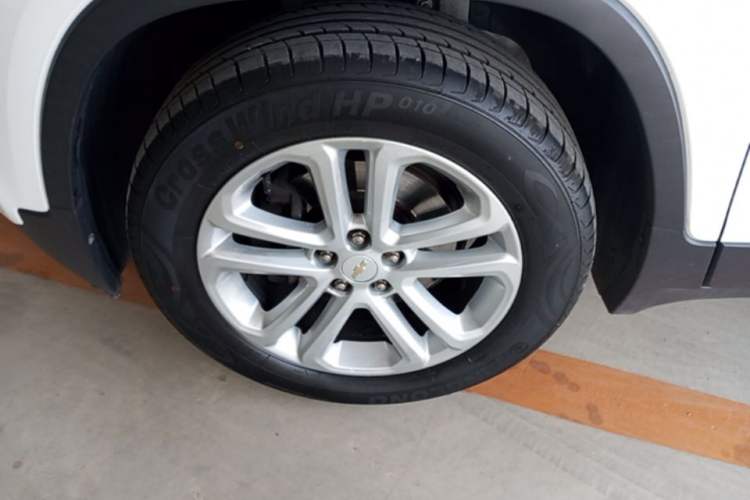 Used Chevrolet Trax 2017 1.4T Automatic All-Wheel-Drive Flagship Model Left Front Wheel Hub