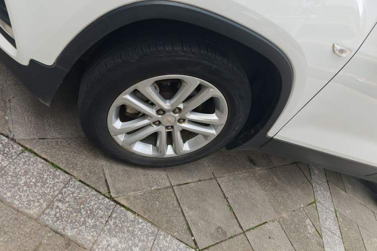 Used Chevrolet Trax 2017 1.4T Automatic Two-Wheel Drive Comfort Version Left Front Wheel Hub